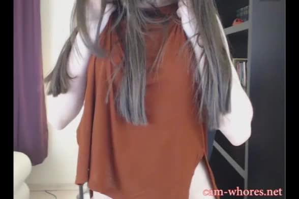Petite sexy emma feels herself all over